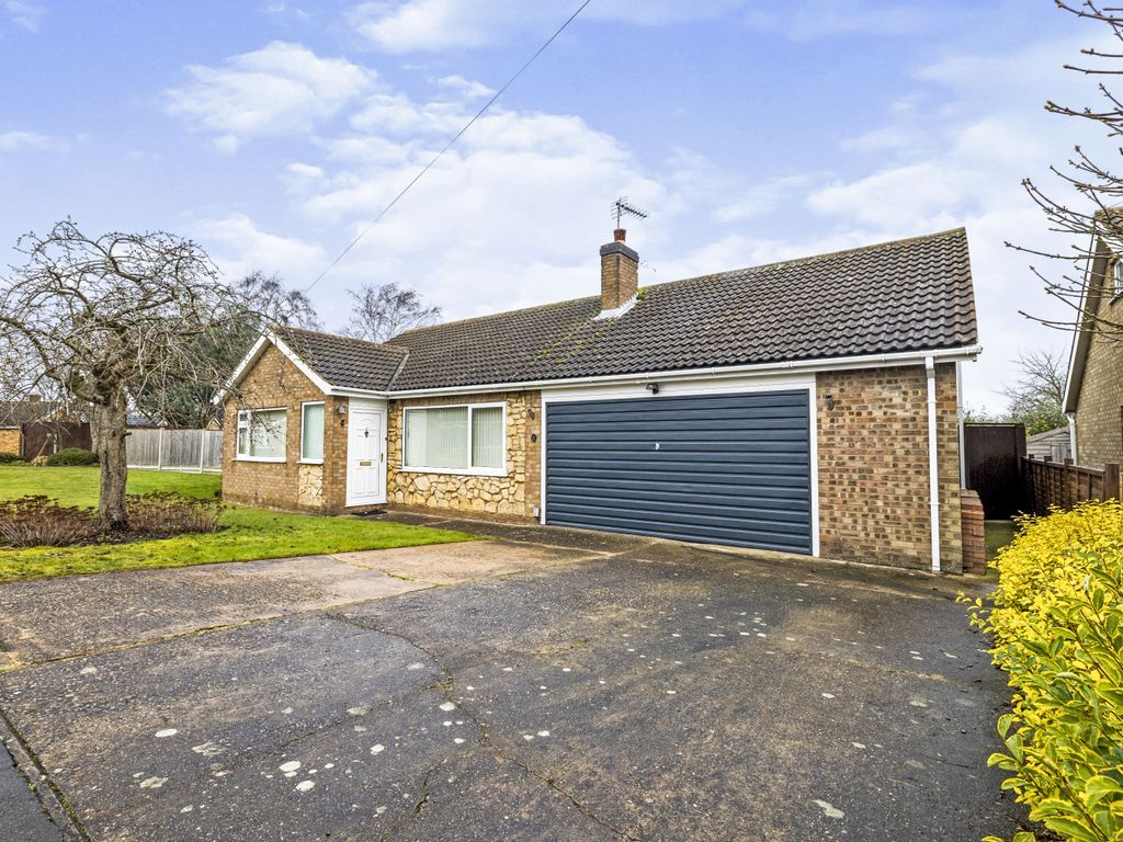 3 bed bungalow for sale in Medway Crescent, North Hykeham, Lincoln