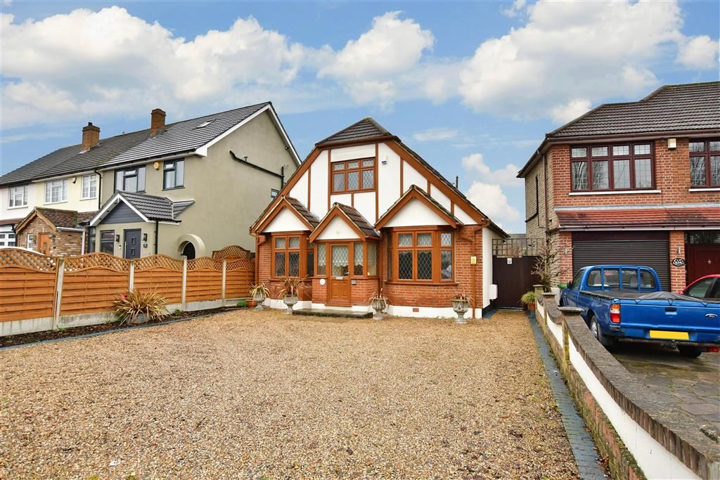 3 bed detached bungalow for sale in Wingletye Lane, Hornchurch, Essex