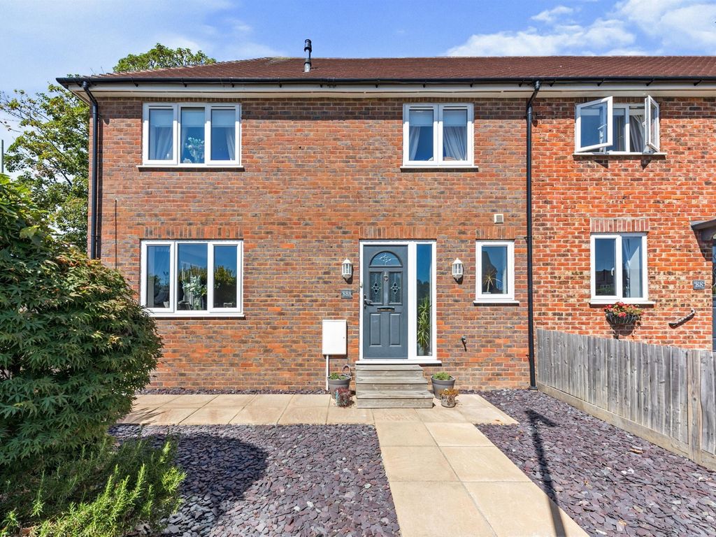 2 bed end terrace house for sale in Tennyson Road, Ashford TN23 Zoopla