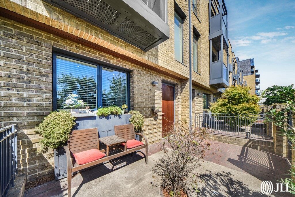 4 bed town house for sale in Tizzard Grove, London SE3 Zoopla
