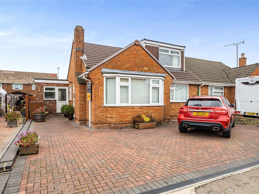 4 bed semidetached bungalow for sale in Boness Road, Wroughton