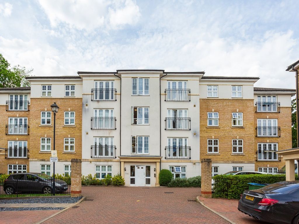2 bed flat to rent in Hurst Court, 8 Elliot Road, Watford, Herts WD17