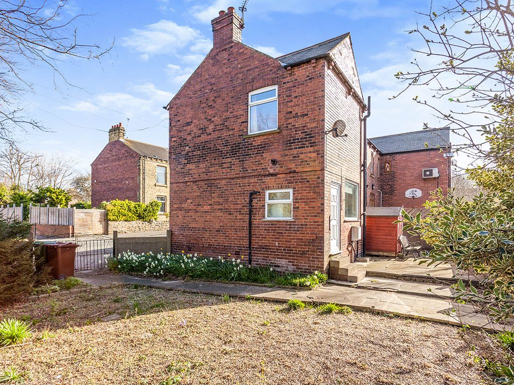 3 bed semidetached house for sale in Queen Elizabeth Road, Wakefield