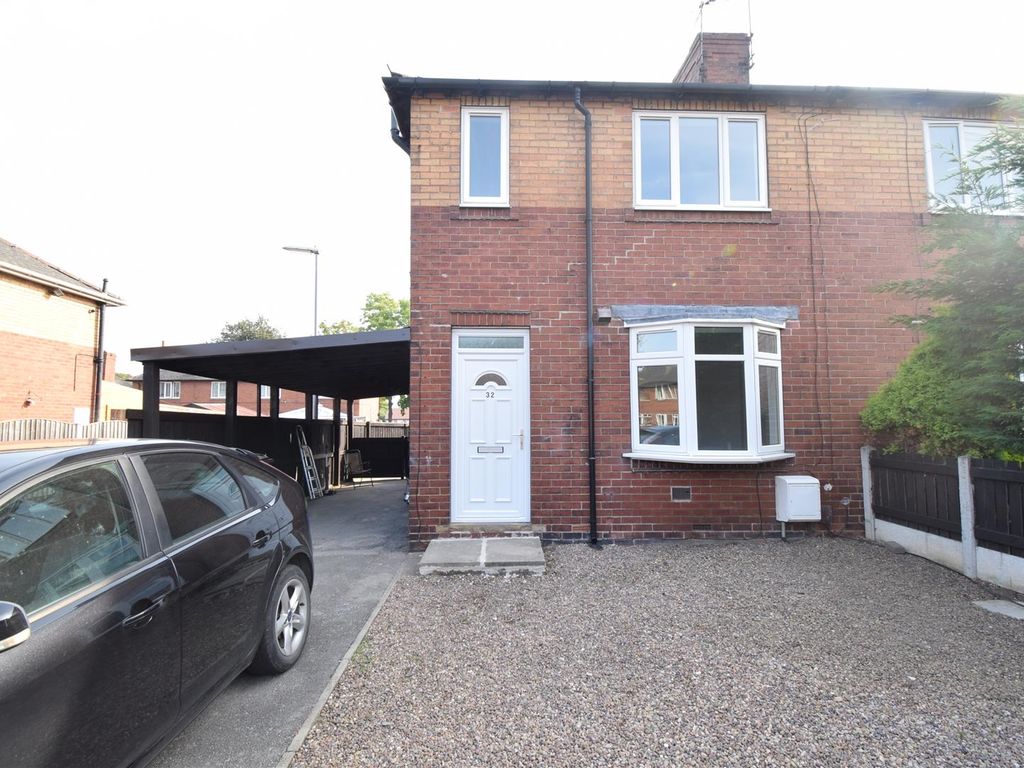 3 bed end terrace house to rent in Wood View Avenue, Castleford WF10