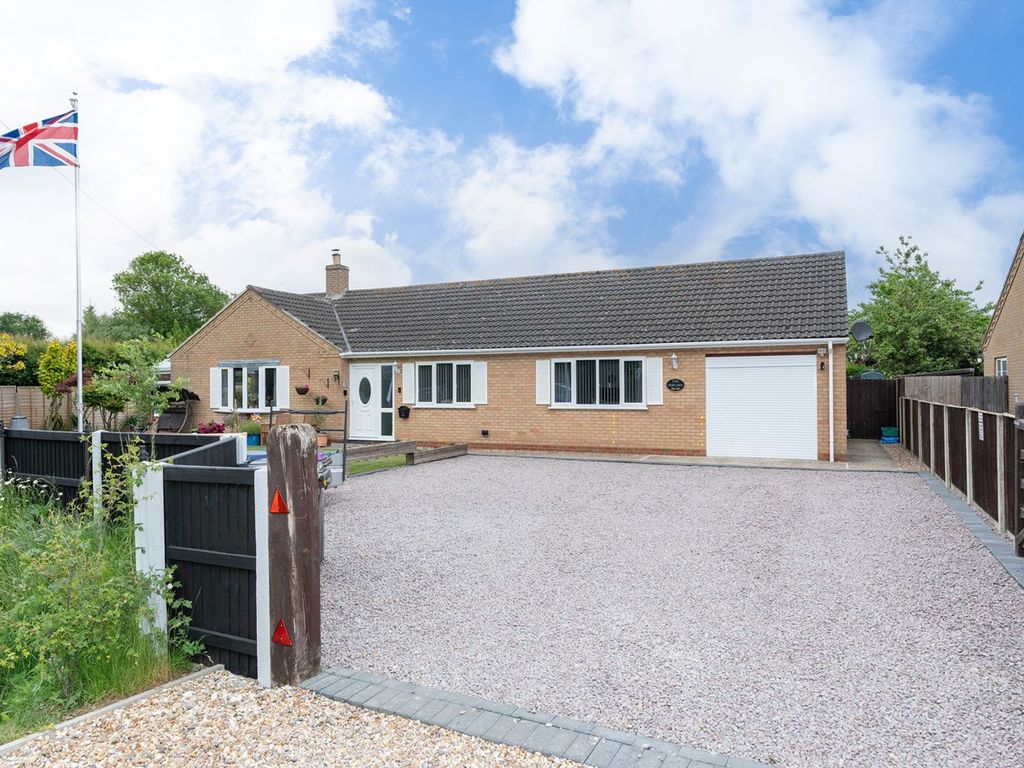 3 bed detached bungalow for sale in Fen Road, Keal Cotes, Spilsby PE23