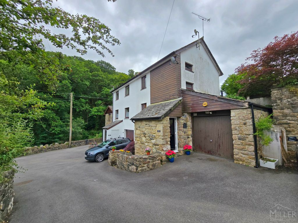 2 bed end terrace house for sale in Sticklepath, Devon EX20, £250,000