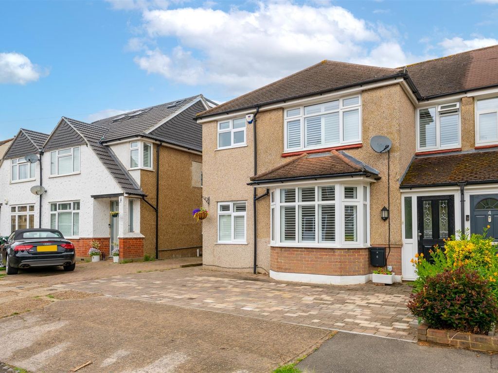 4 bed semidetached house for sale in Fairhaven Road, Redhill RH1, £