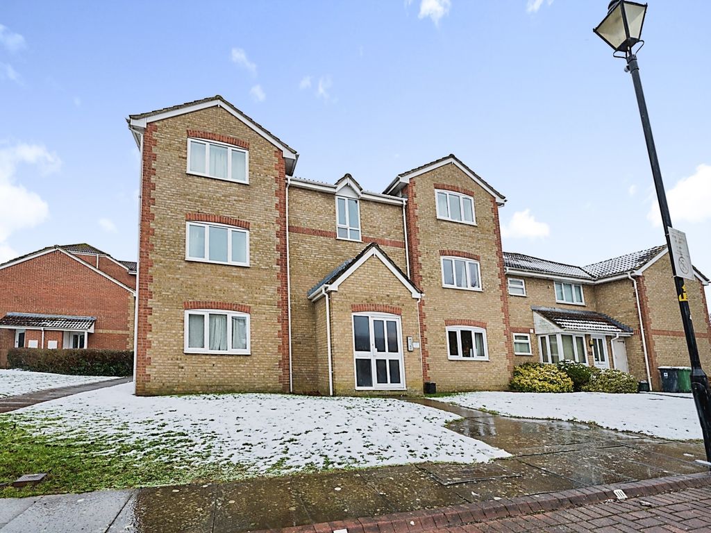 2 bed flat for sale in Great Meadow Road, Bradley Stoke, Bristol BS32