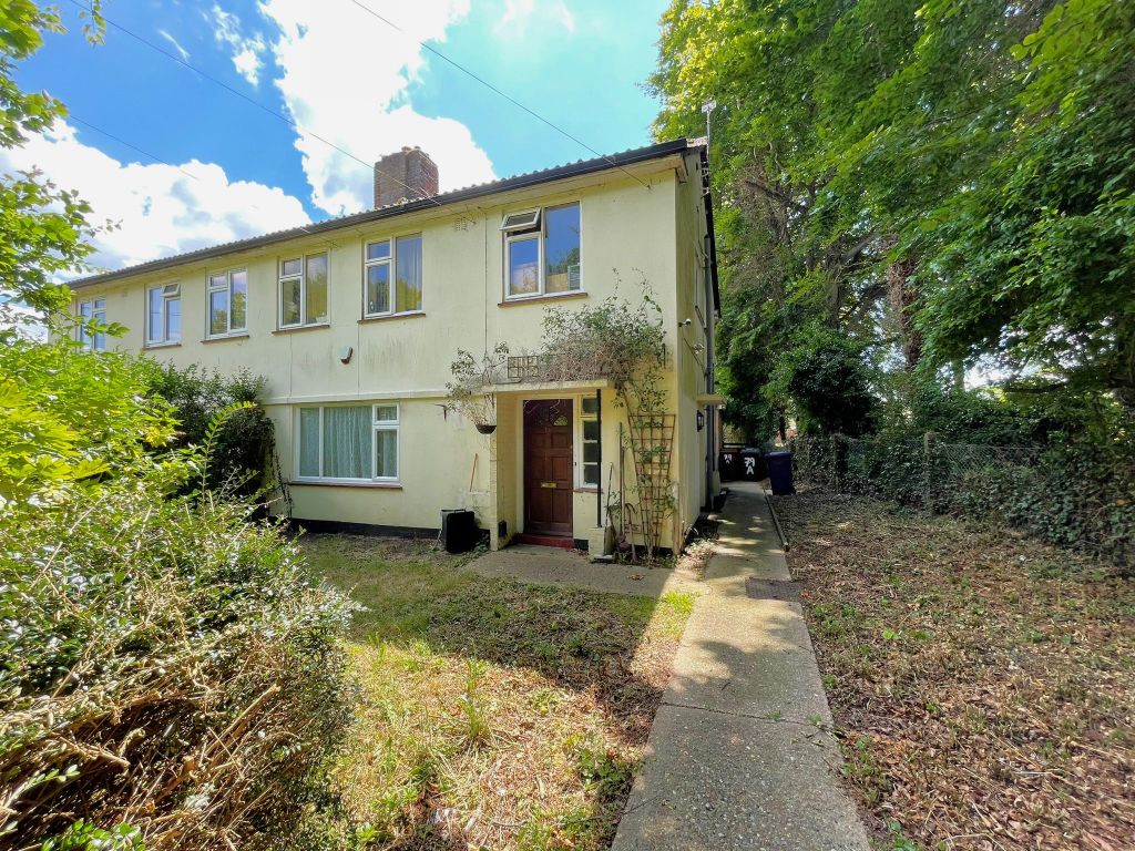 1 bed flat to rent in Icknield Way, Letchworth Garden City SG6, £1,050