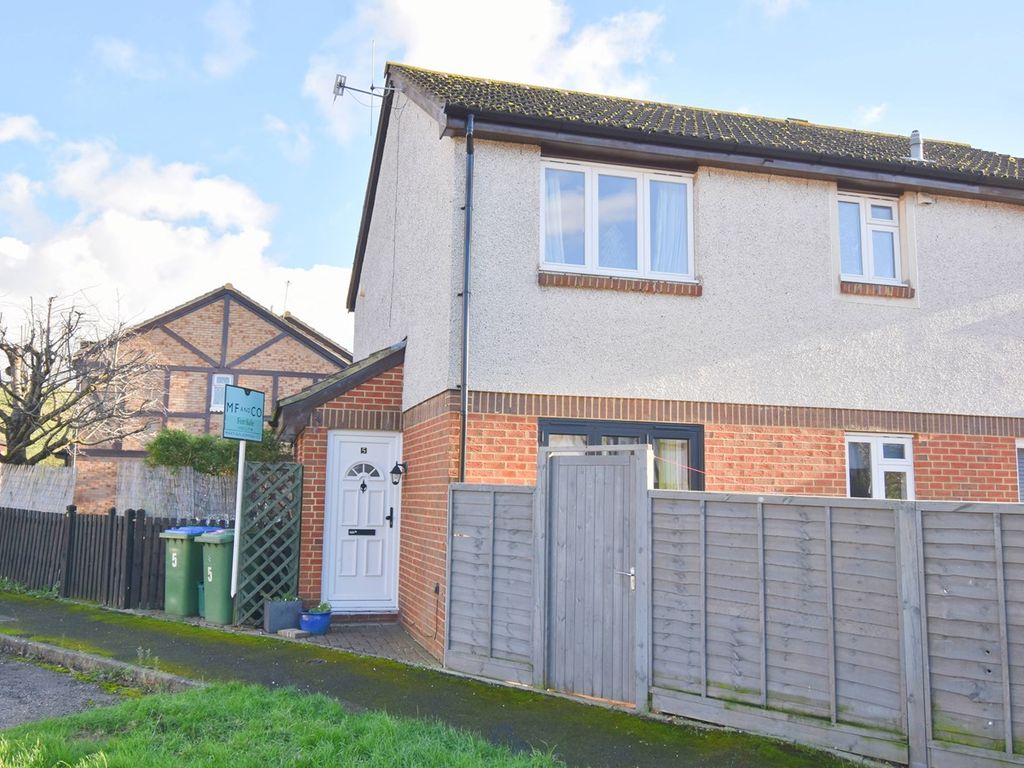 1 bed end terrace house for sale in Telford Drive, WaltonOnThames