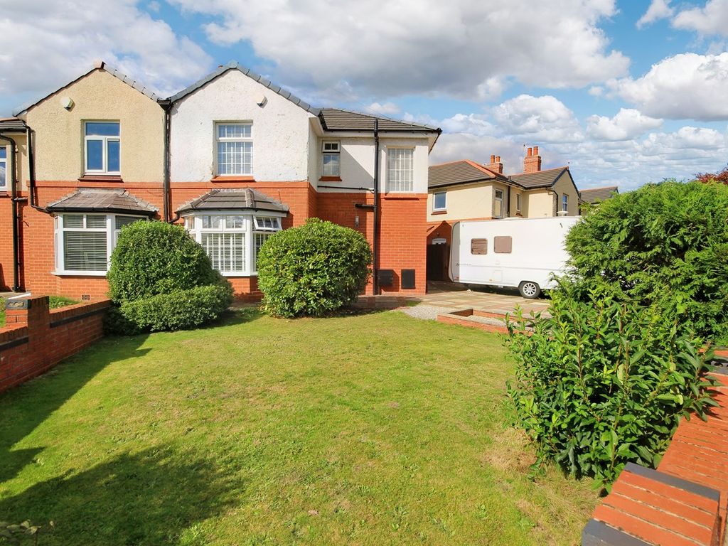 3 bed semidetached house for sale in Park Road South, NewtonLe