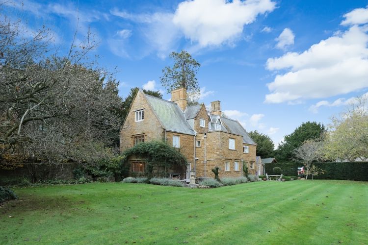 4 bed farm to rent in Rectory Lane, Middleton Cheney, Banbury OX17, £