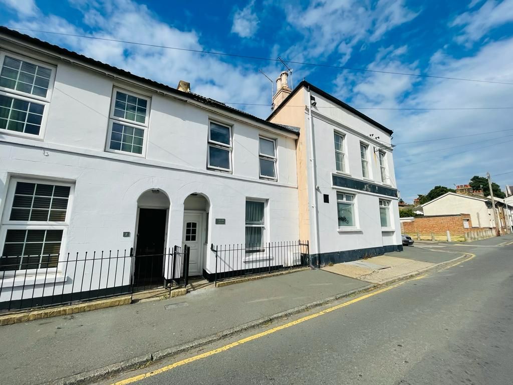3 bed terraced house for sale in Trafalgar Road, Gravesend DA11 Zoopla