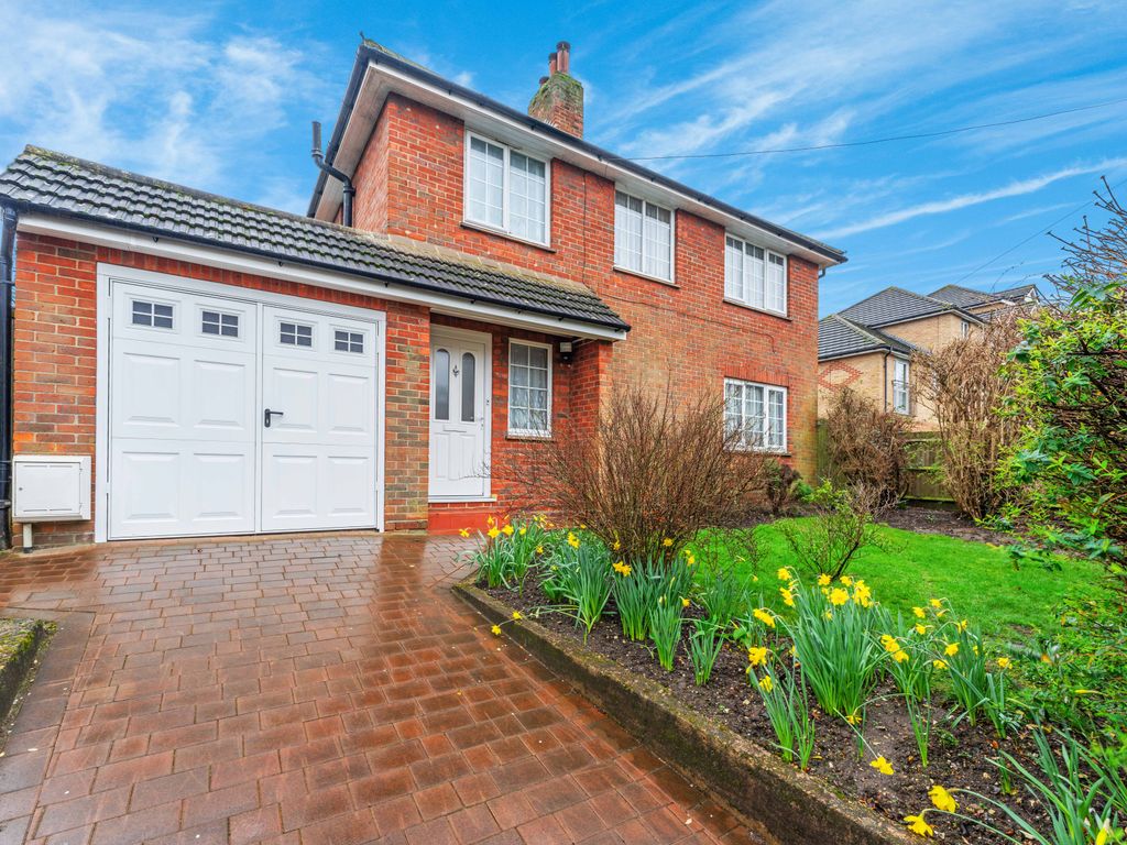 3 bed detached house for sale in Cranley Gardens, Wallington SM6, £