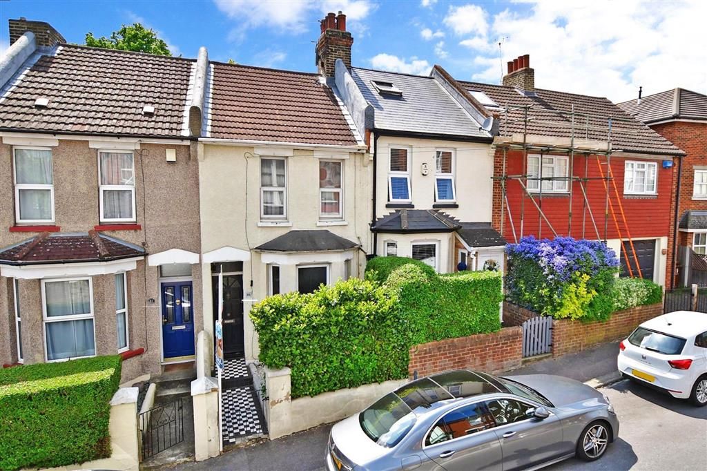 3 bed terraced house for sale in Goddington Road, Strood, Rochester