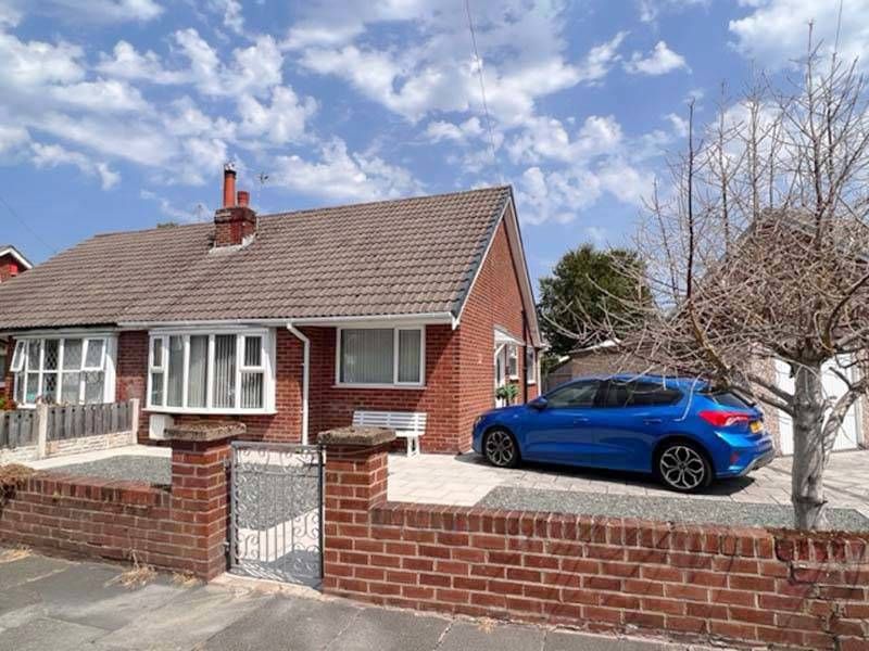 2 bed semidetached bungalow for sale in Colesville Avenue, Thornton