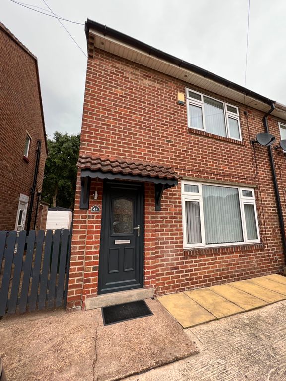 3 bed semidetached house to rent in Castell Crescent, Cantley