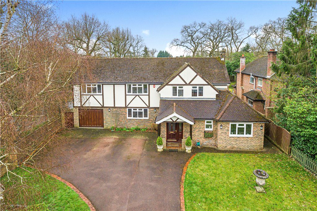 5 bed detached house for sale in Dukes Wood Drive, Gerrards Cross