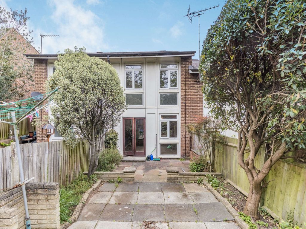 2 bed terraced house for sale in Thirlmere Gardens, Northwood HA6 Zoopla