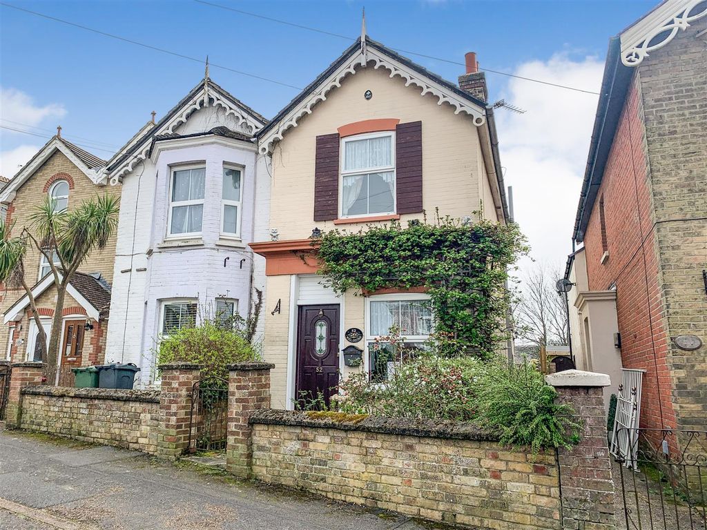 2 bed semidetached house for sale in Yarborough Road, East Cowes PO32