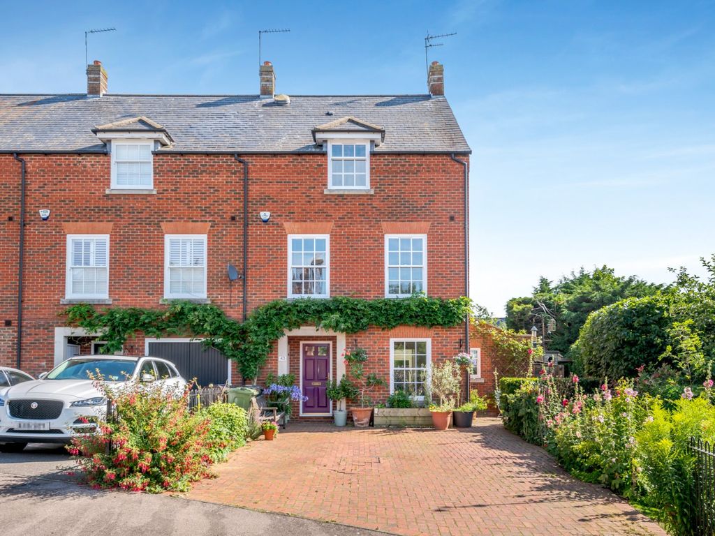 4 bed end terrace house for sale in Goldsmith Way, St. Albans, Hertfordshire AL3, £1,100,000