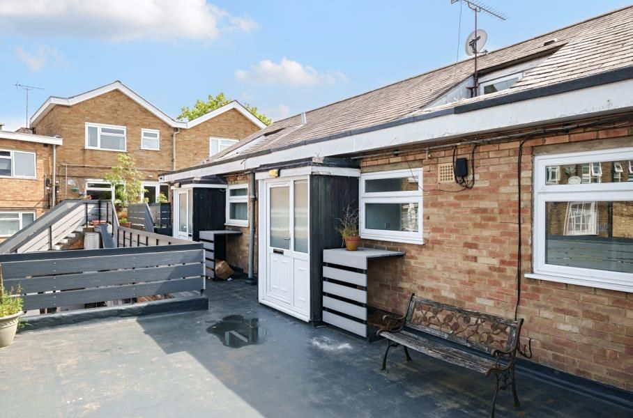 2 bed flat to rent in Ryefield Parade, Joel Street, Northwood HA6 Zoopla