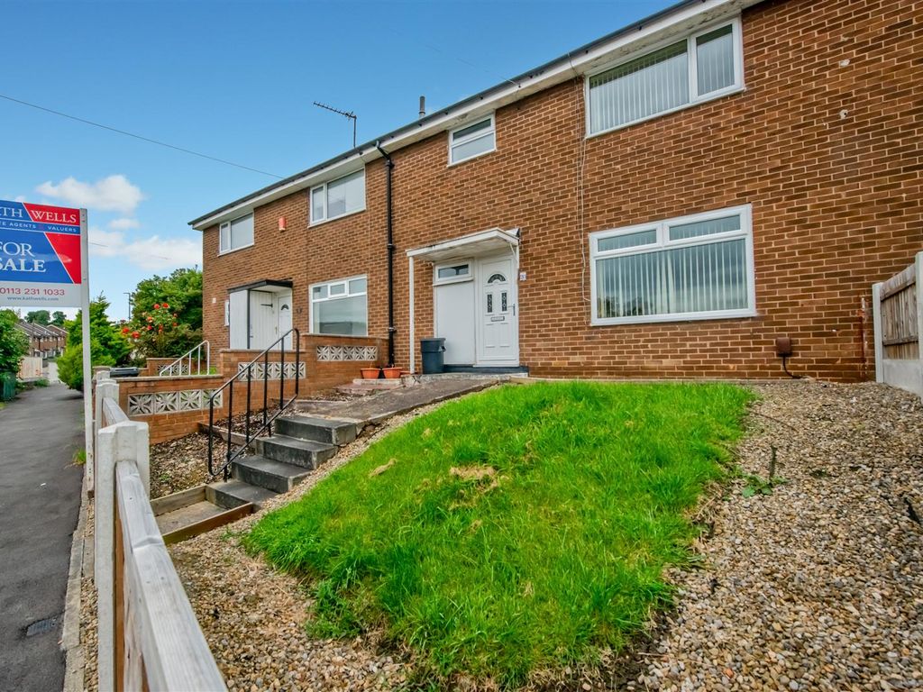 3 bed town house for sale in Bawn Approach, New Farnley, Leeds LS12, £