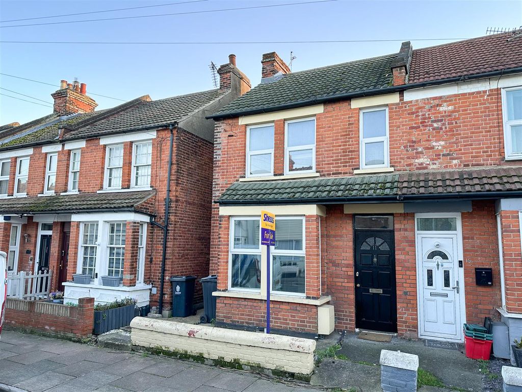 3 bed end terrace house for sale in Castle Road, ClactonOnSea CO15, £