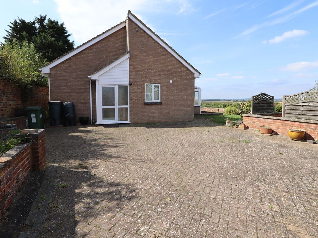 2 bed bungalow for sale in Hartwell Road, Hanslope, Milton Keynes MK19 Zoopla
