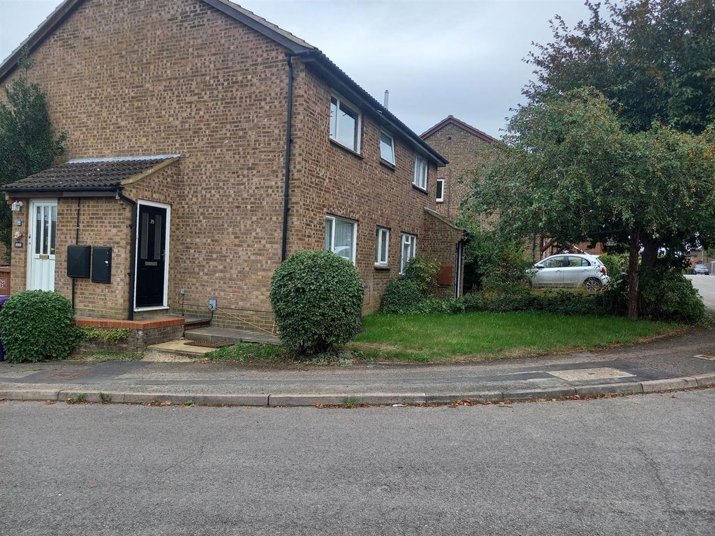 1 bed terraced house to rent in Campbell Close, Hitchin SG4, £950 pcm