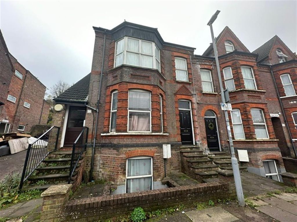 Stockwood Crescent, Luton LU1  