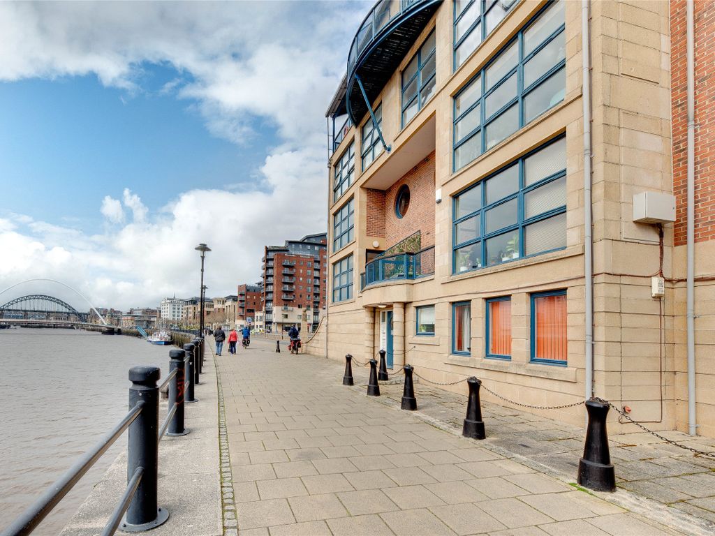2 bed flat for sale in Mariners Wharf, City Centre, Newcastle Upon Tyne
