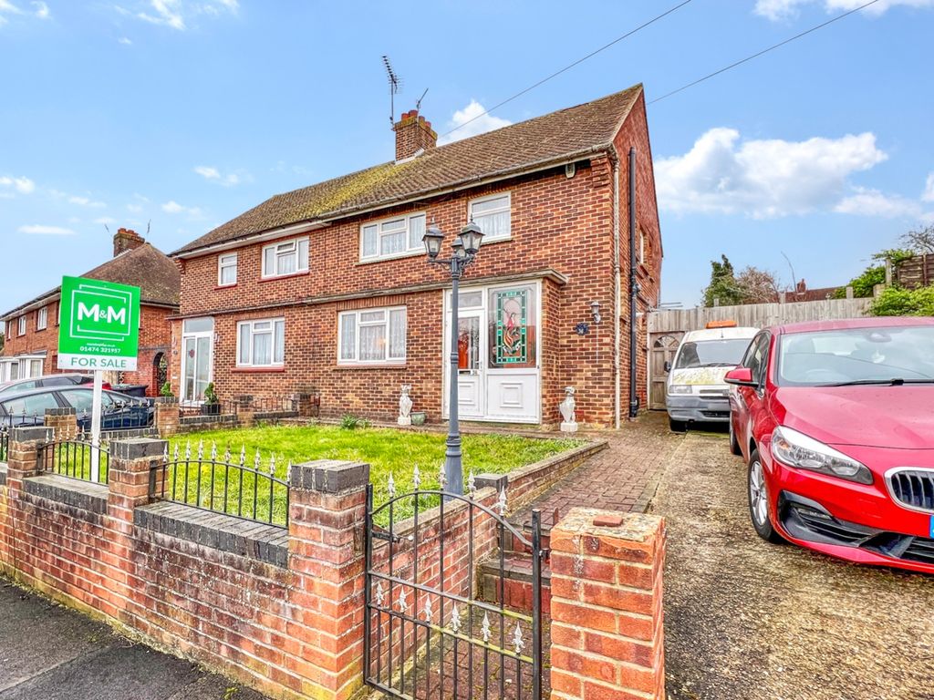 3 bed semidetached house for sale in St. Crescent, Gravesend