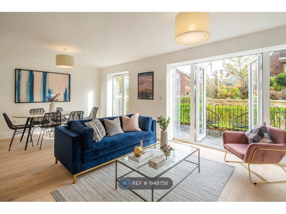 2 bed flat to rent in Whetstone Square 1066 High Rd, London N20, £3,577