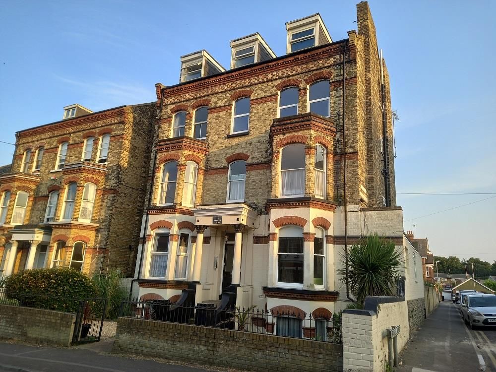 2 bed flat to rent in Granville Road, Broadstairs CT10 Zoopla