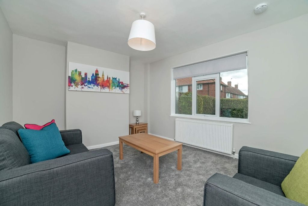 2 bed terraced house to rent in Olton Avenue, Lenton, Nottingham NG9, £