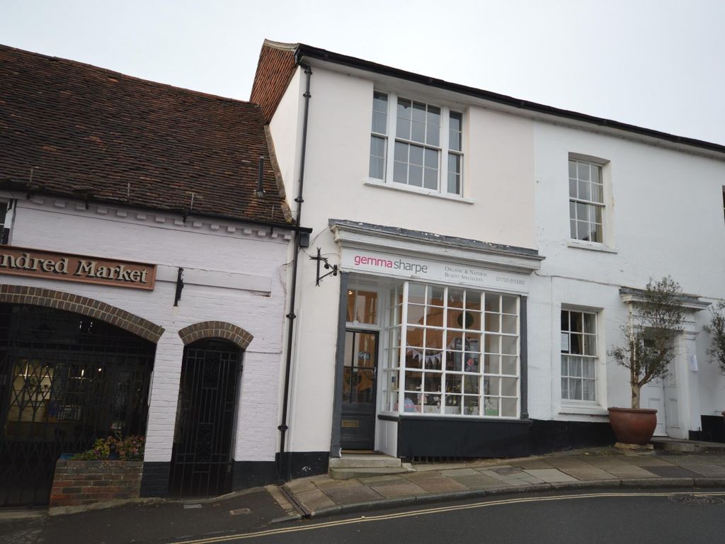 2 bed flat to rent in Flat, Burgage House, Knockhundred Row, Midhurst