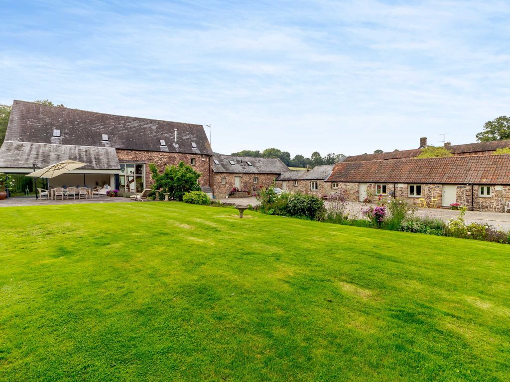 4 bed detached house for sale in Llangybi, Usk, Monmouthshire NP15, £