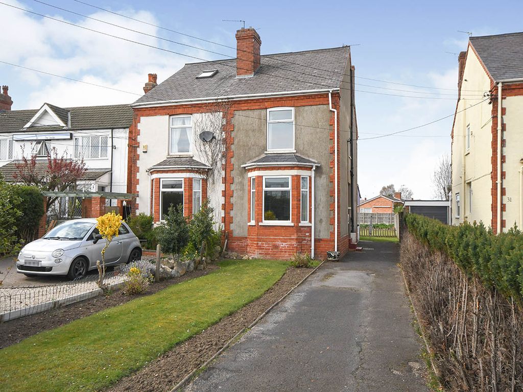 3 bed semidetached house for sale in Newark Road, North Hykeham