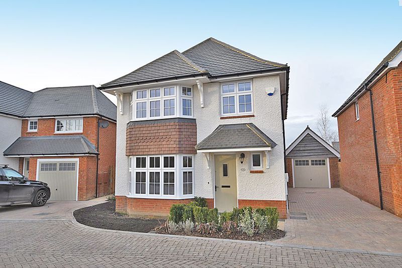 4 bed detached house to rent in Great Threads, Staplehurst, Tonbridge