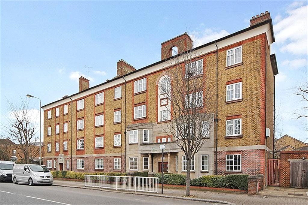 Merton Road, Soutfields, London SW18  