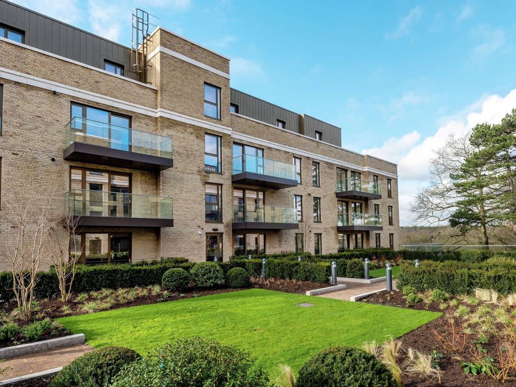 New home, 4 bed property for sale in Trent Park, Enfield EN4, £