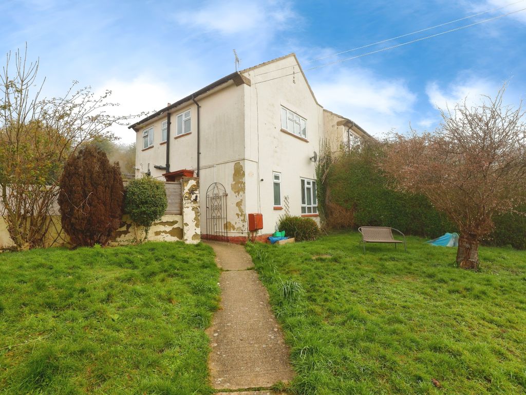 2 bed end terrace house for sale in Hill Rise, Chippenham, Wiltshire SN15, £200,000 Zoopla