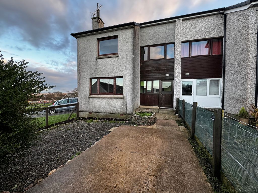 3 bed end terrace house for sale in 15 Cearn Easaidh, Stornoway HS1, £