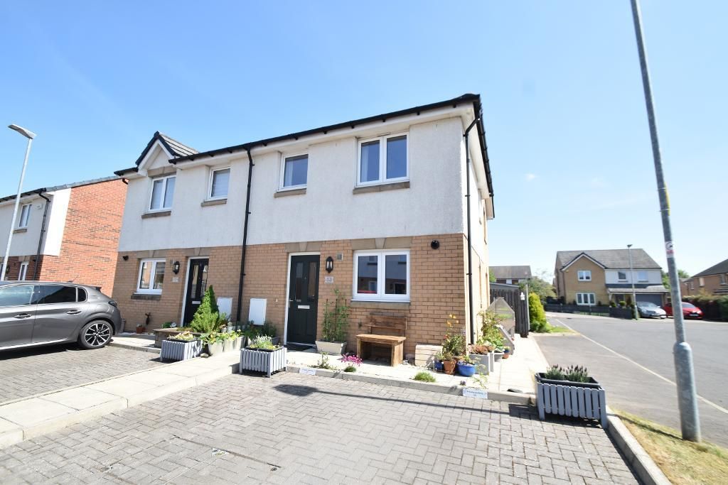 3 bed semidetached house for sale in Lindores Drive, Stepps, Glasgow