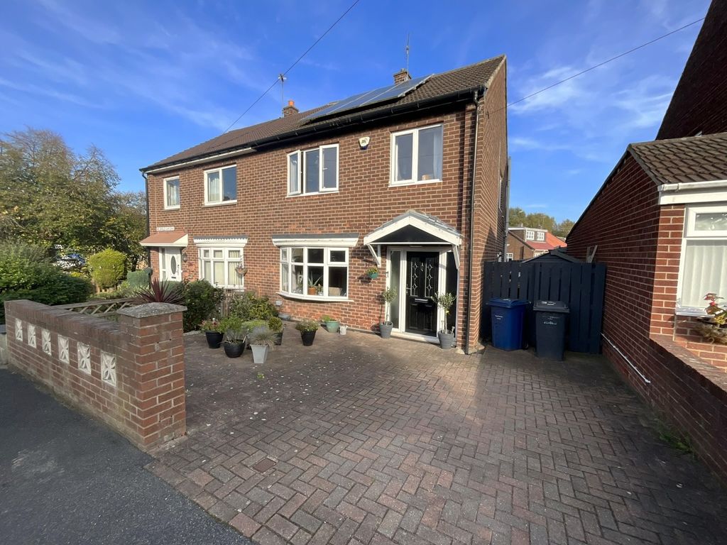 3 bed semidetached house for sale in Belsfield Gardens, Jarrow, Tyne