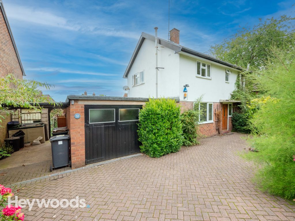 3 bed detached house for sale in Brampton Road, NewcastleUnderLyme