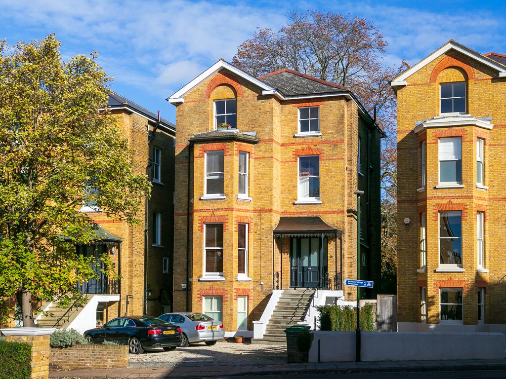 1 bed flat for sale in Onslow Road, Richmond TW10, £799,000 Zoopla