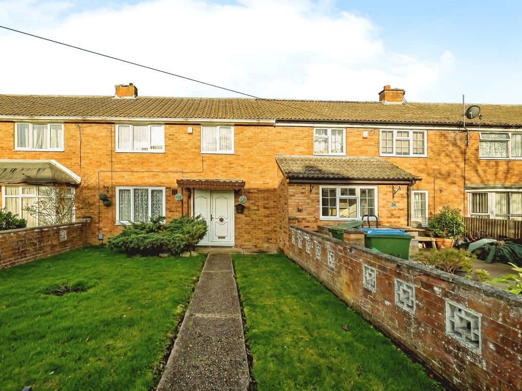 3 bed terraced house for sale in St. Peters Avenue, Aylesbury HP19, £