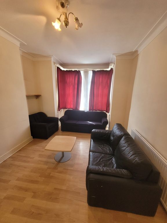 3 bed terraced house to rent in Mortlake Road, Ilford IG1 Zoopla